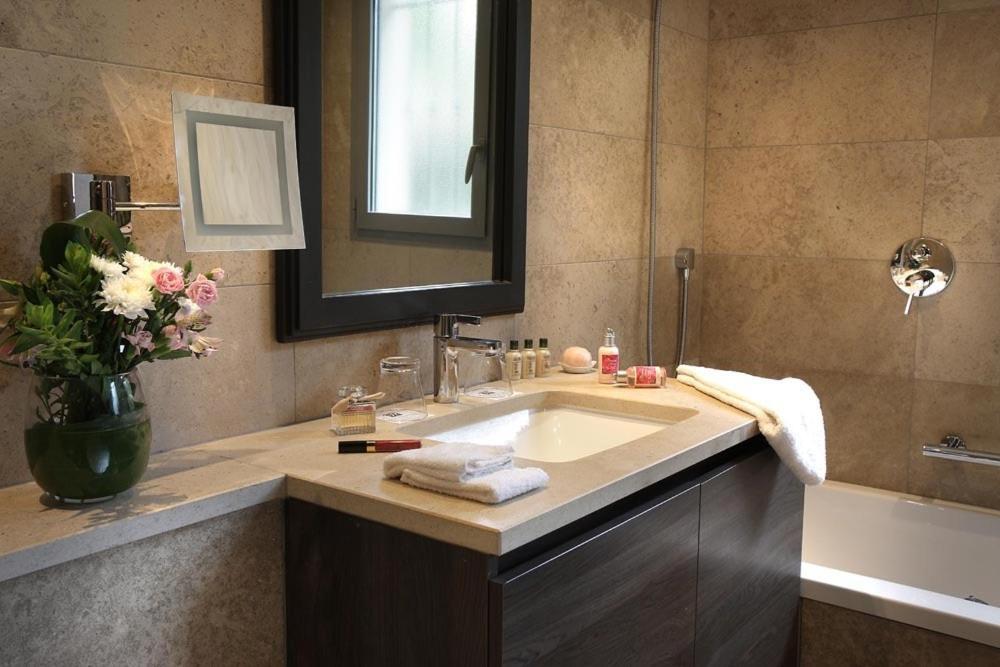 Residence Hoteliere 4 Etoiles Les Mas Du Grand Vallon Мужен Екстер'єр фото